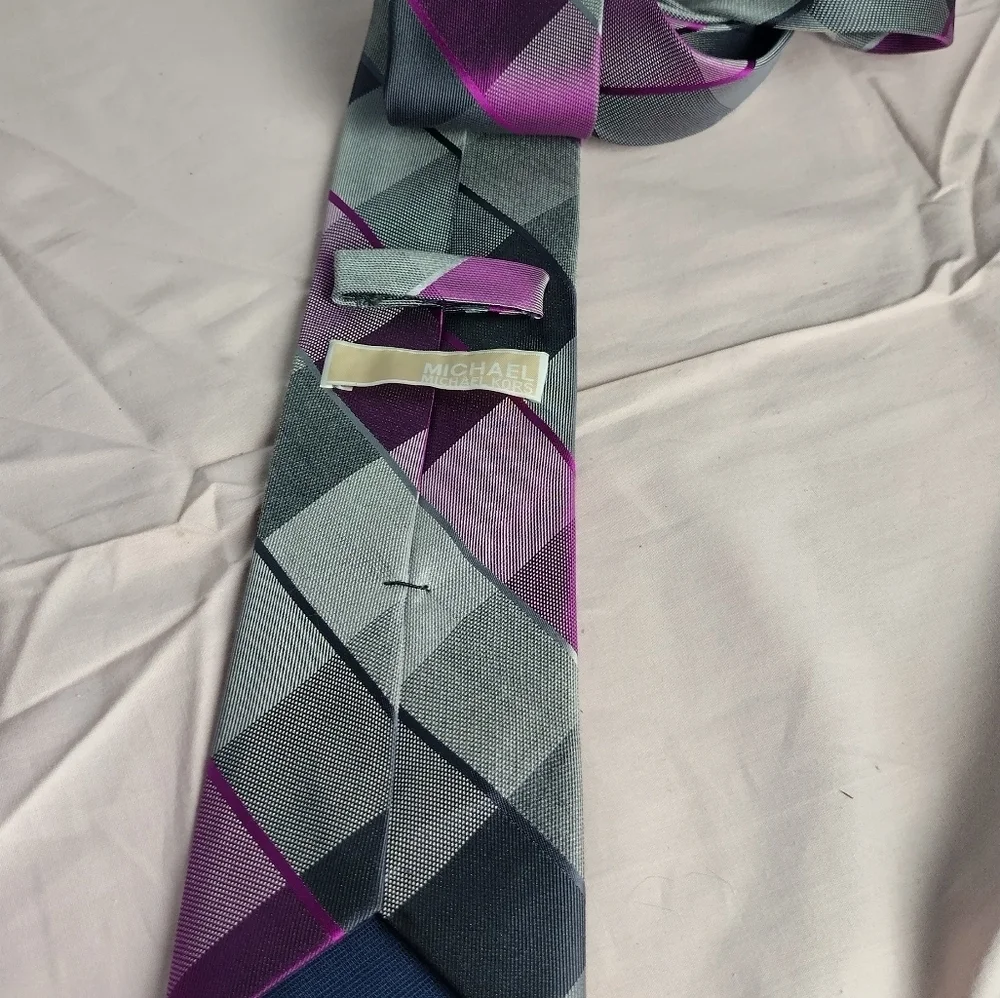 Michael Kors Tie Silk Blend Pink Purple Plaid Men Necktie Suit Formal 56.5 x3.25